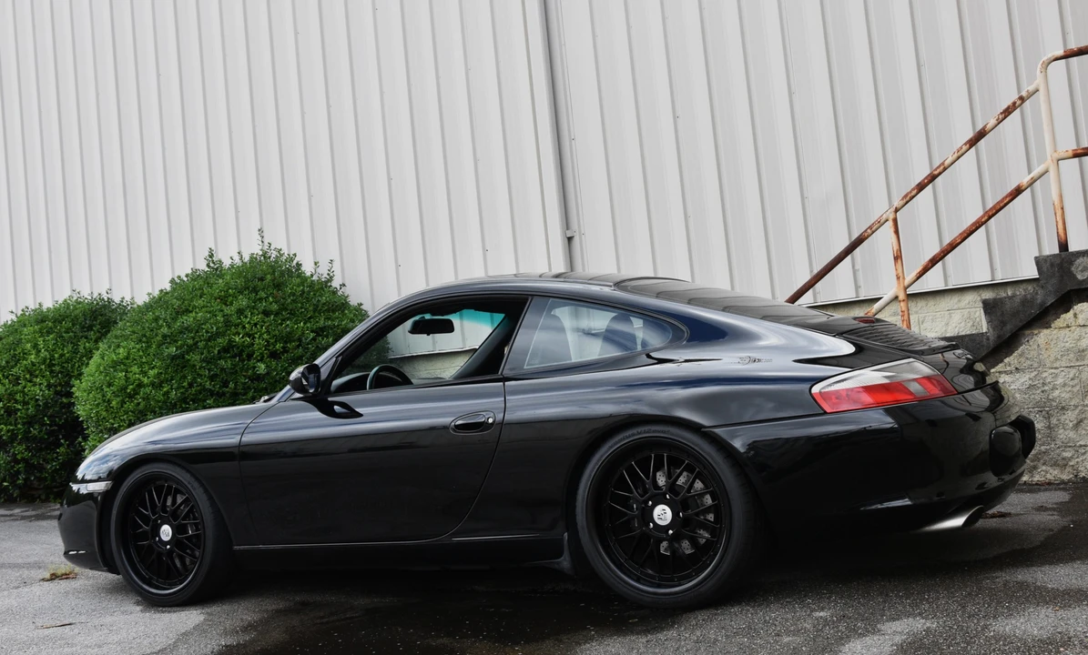 2002 Porsche 996 Carrera - Image 10 of 31