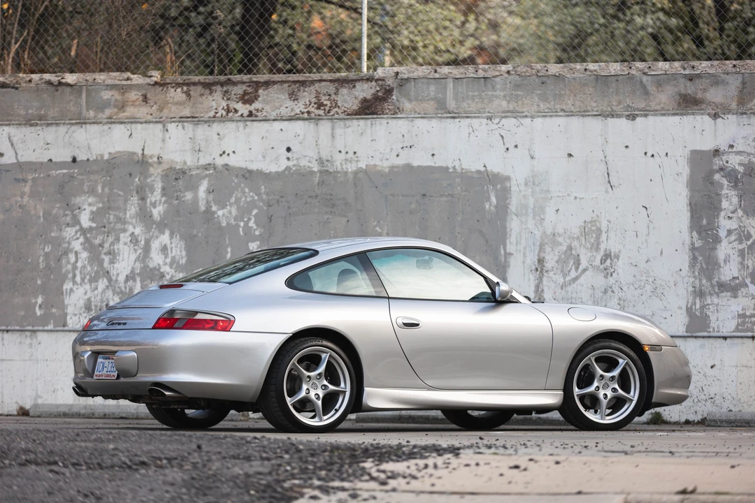 2002 Porsche 996 Carrera - Image 28 of 31