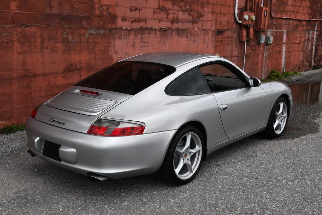 2002 Porsche 996 Carrera - Image 26 of 31