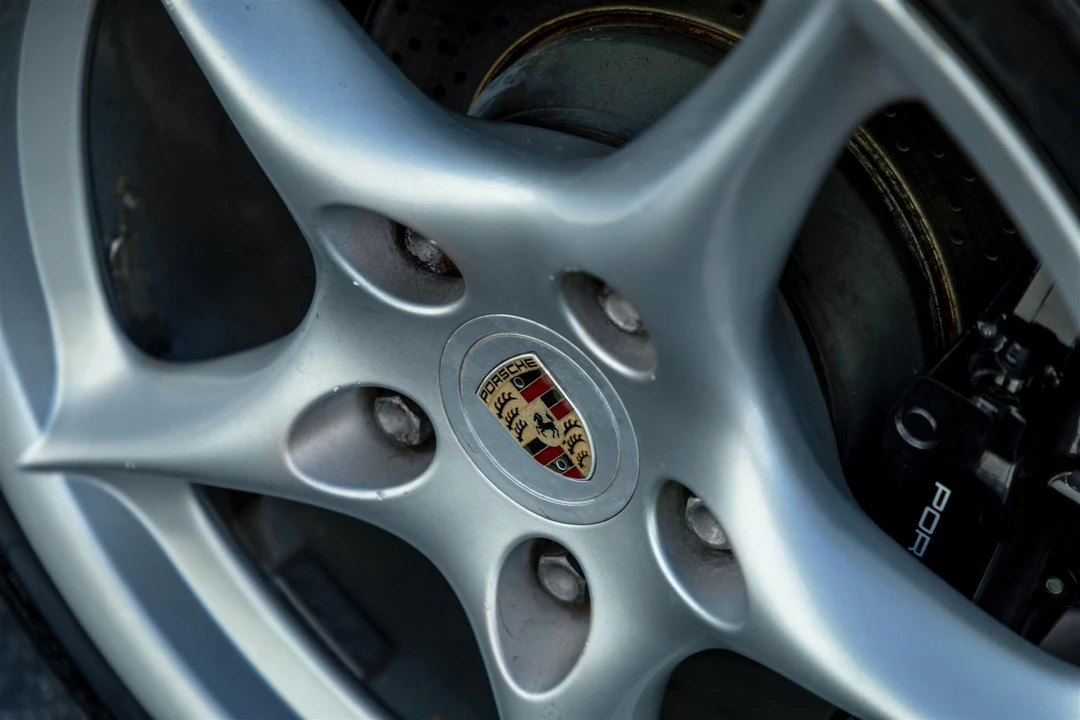 2002 Porsche 996 Carrera - Image 25 of 31