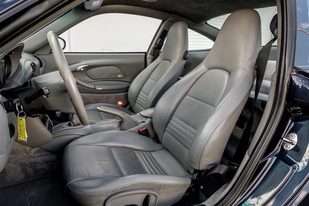 2002 Porsche 996 Carrera - Image 26 of 31