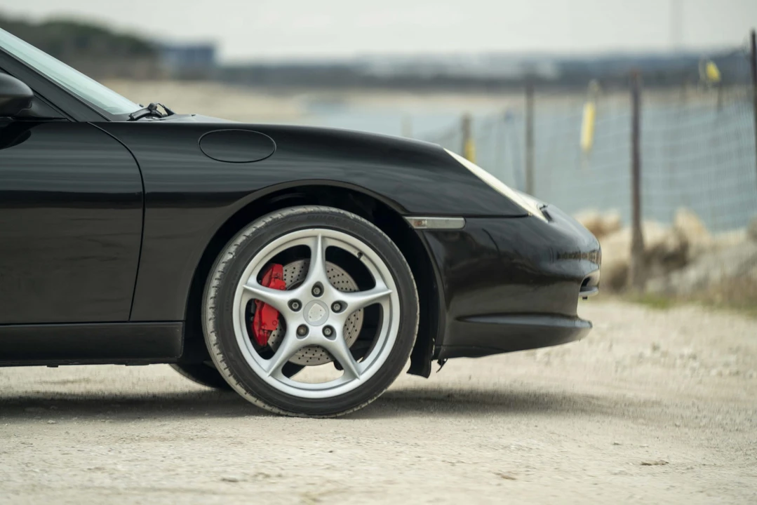 2002 Porsche 996 Carrera - Image 24 of 31