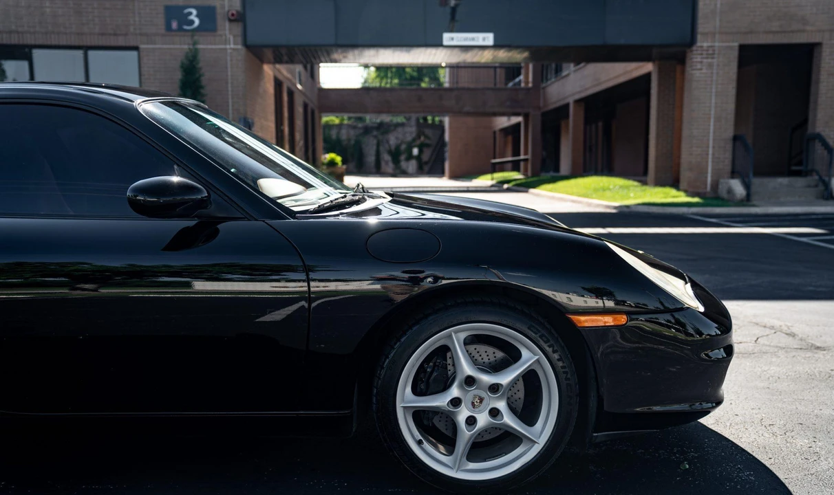 2002 Porsche 996 Carrera - Image 15 of 31