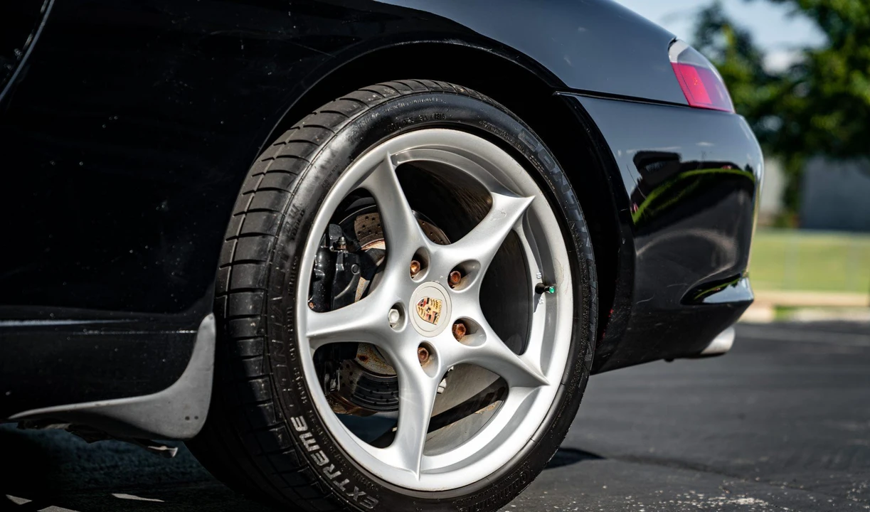 2002 Porsche 996 Carrera - Image 27 of 31