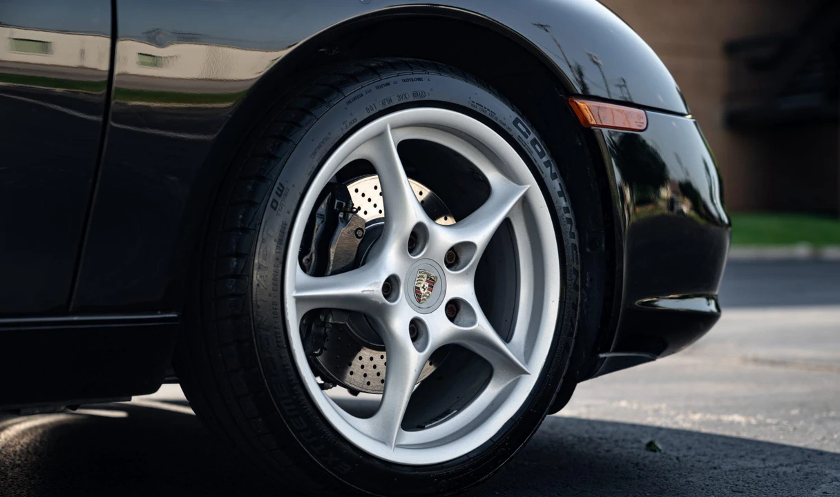 2002 Porsche 996 Carrera - Image 28 of 31