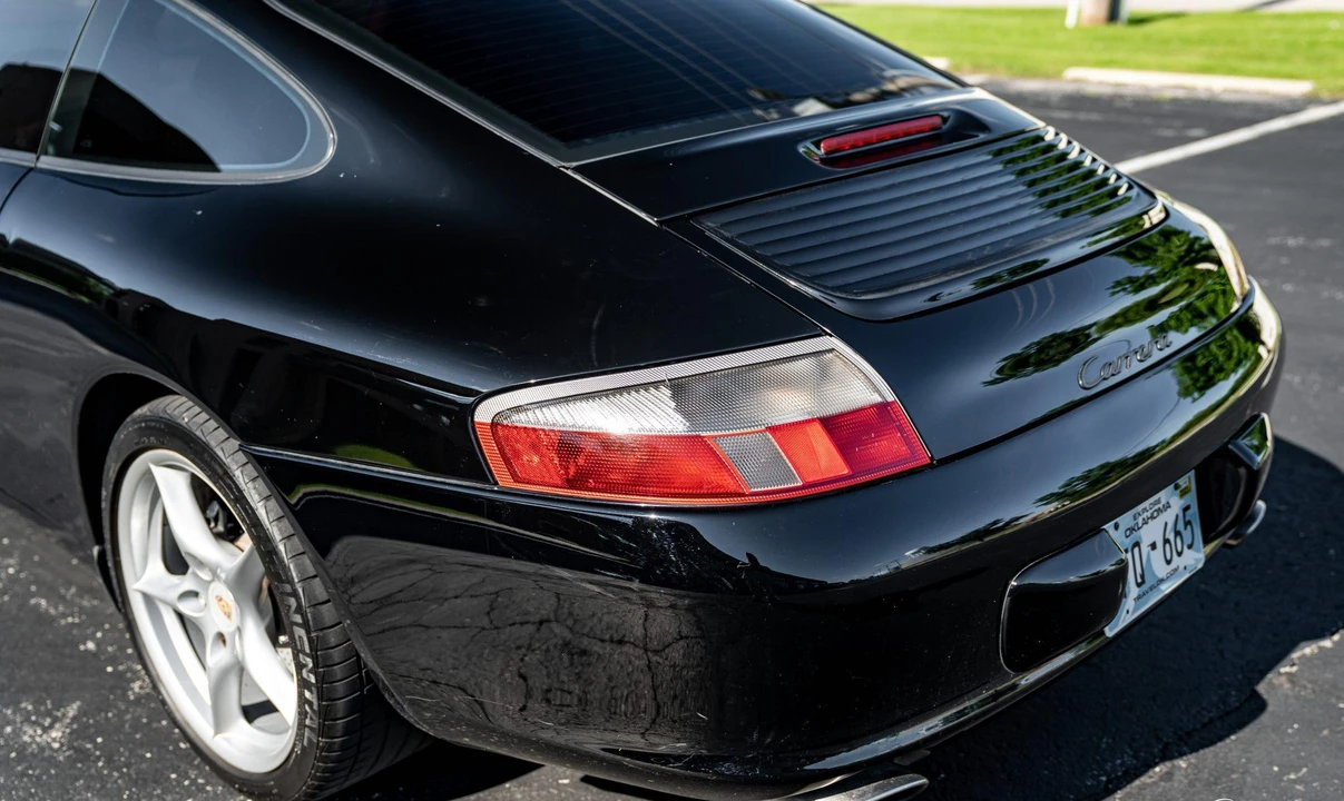 2002 Porsche 996 Carrera - Image 24 of 31