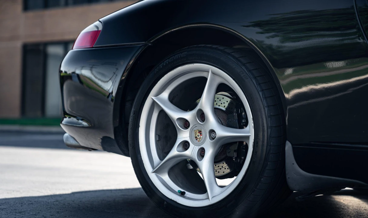 2002 Porsche 996 Carrera - Image 30 of 31