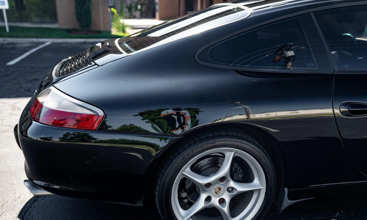 2002 Porsche 996 Carrera - Image 26 of 31