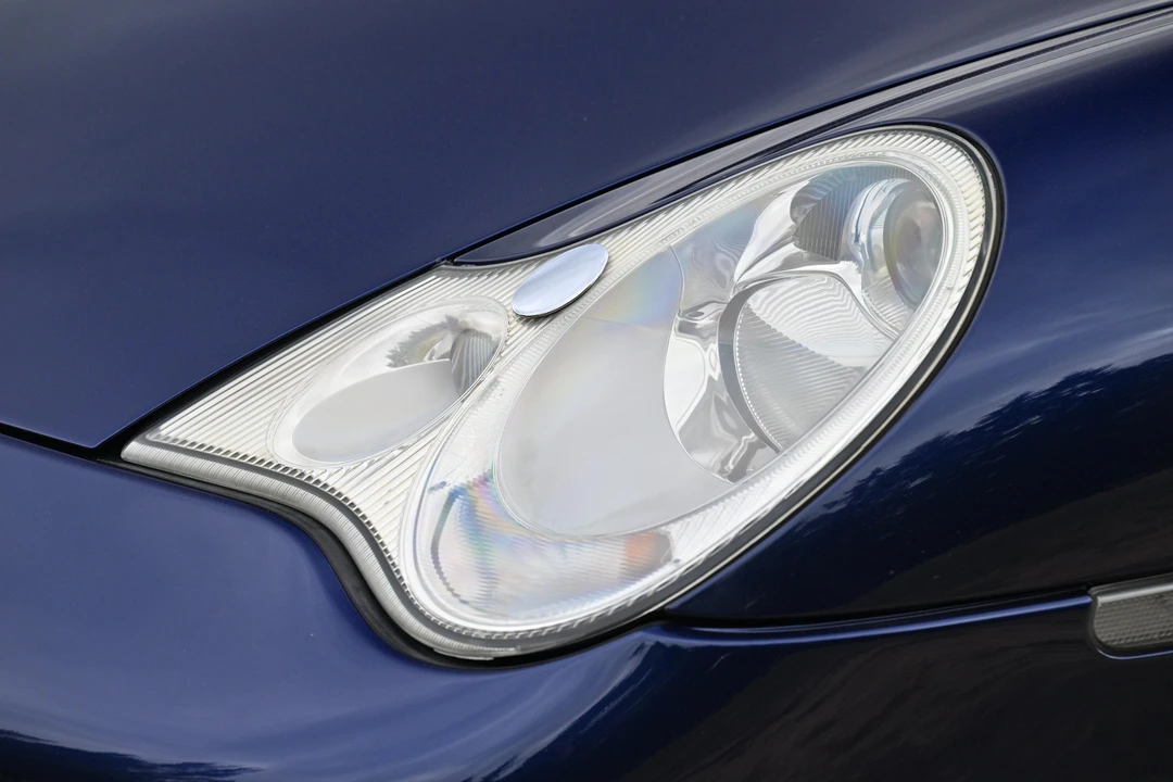 2002 Porsche 996 Carrera - Image 25 of 31