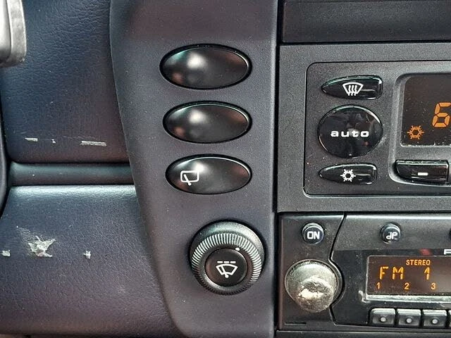 2002 Porsche 996 Carrera - Image 25 of 31