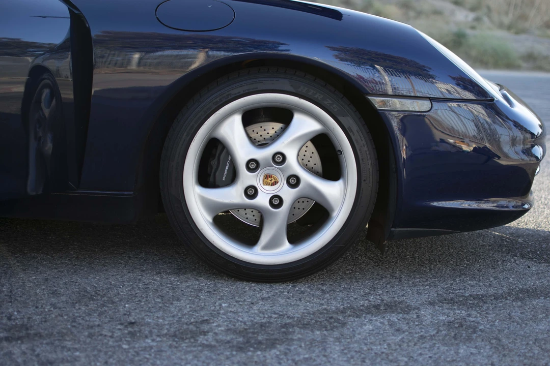 2002 Porsche 996 Carrera - Image 29 of 31