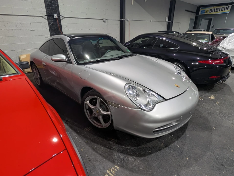 2002 Porsche 996 Carrera - Image 10 of 31
