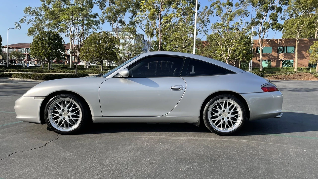 2002 Porsche 996 Carrera - Image 6 of 31