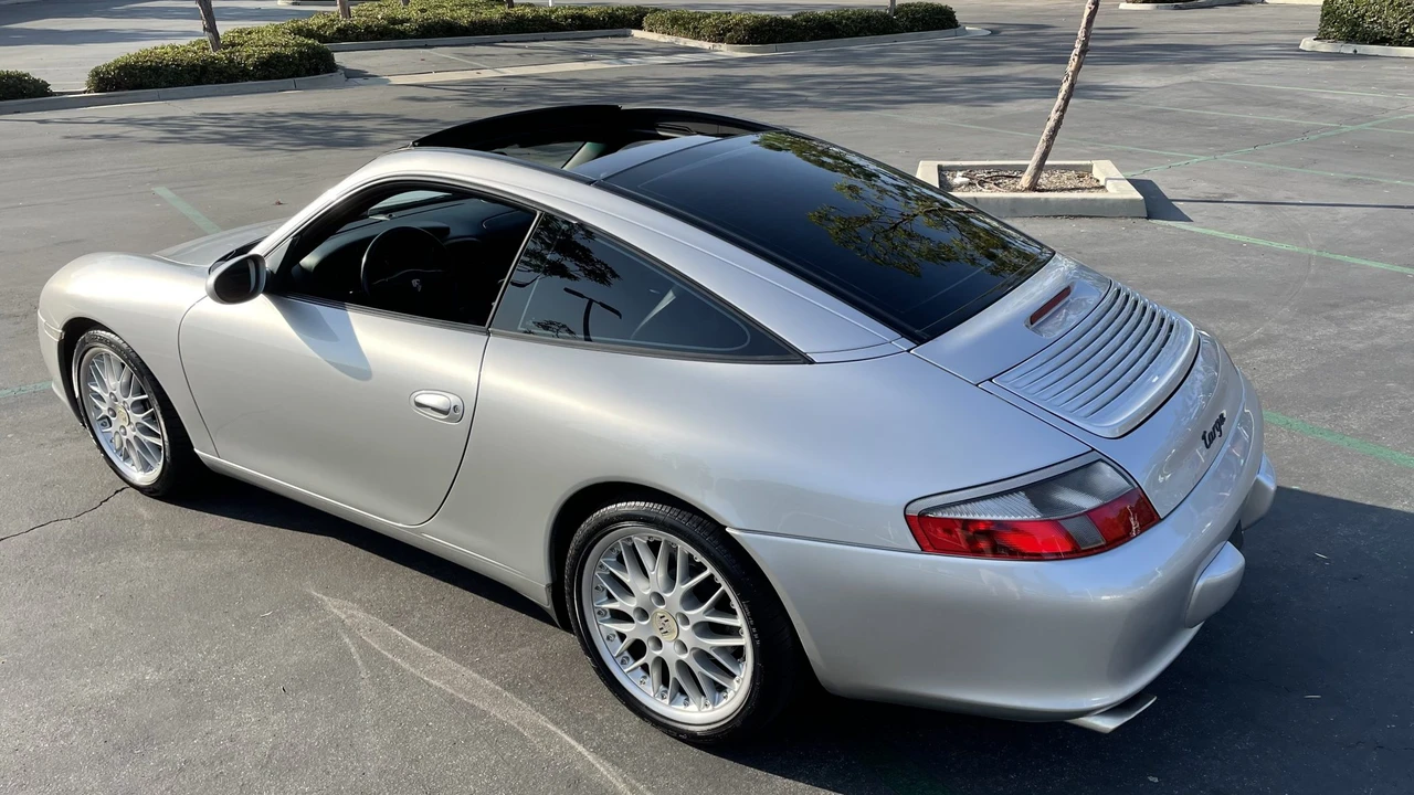 2002 Porsche 996 Carrera - Image 9 of 31