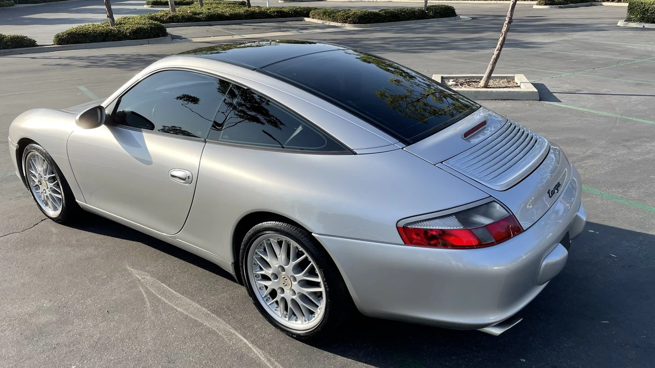 2002 Porsche 996 Carrera - Image 10 of 31