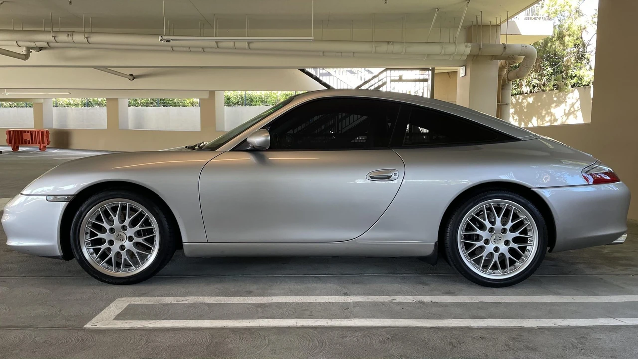2002 Porsche 996 Carrera - Image 29 of 31