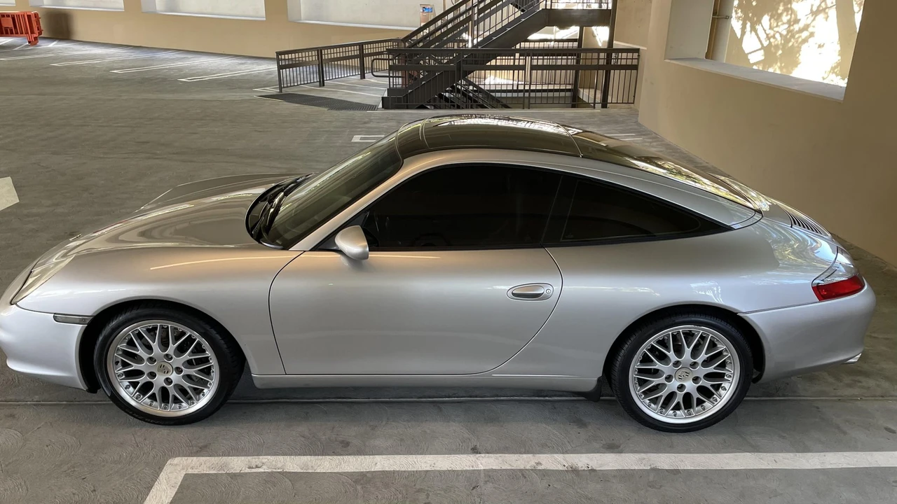2002 Porsche 996 Carrera - Image 28 of 31