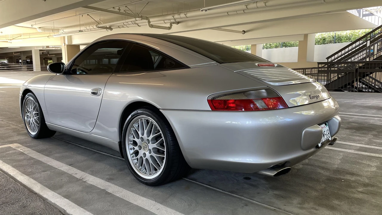 2002 Porsche 996 Carrera - Image 30 of 31