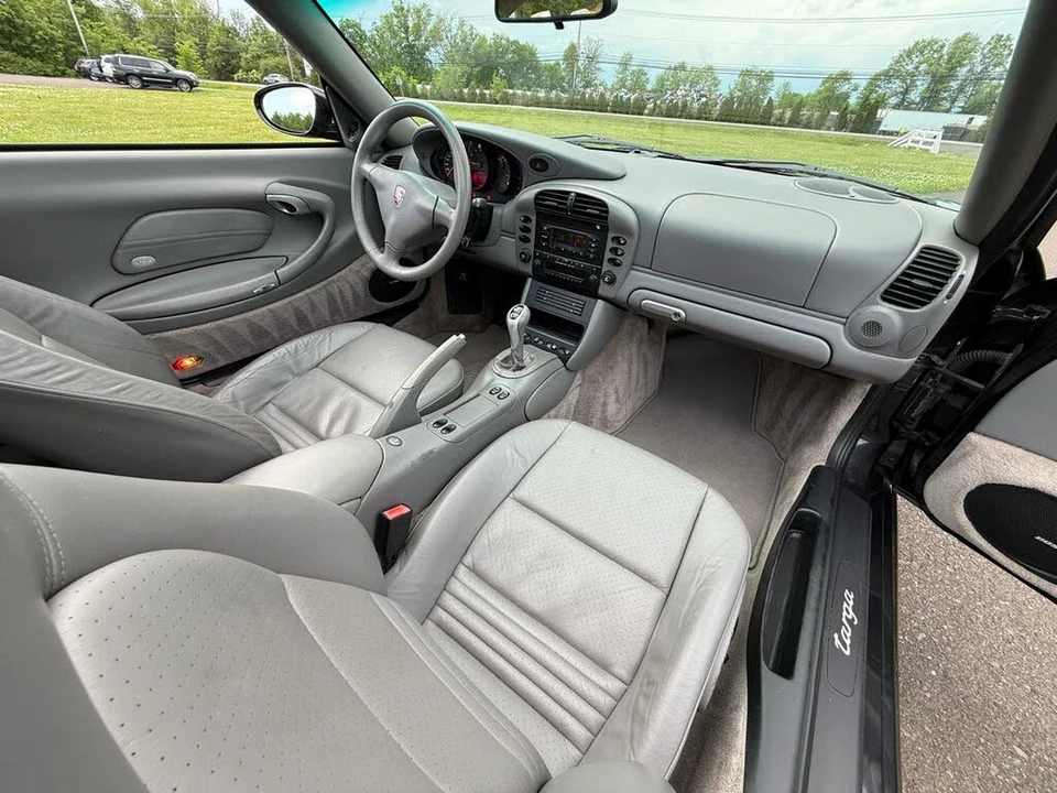 2002 Porsche 996 Carrera - Image 27 of 31