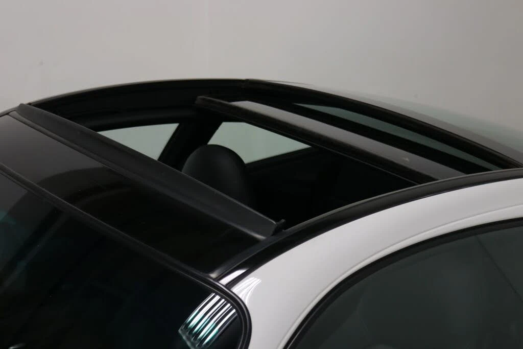 2002 Porsche 996 Carrera - Image 17 of 31