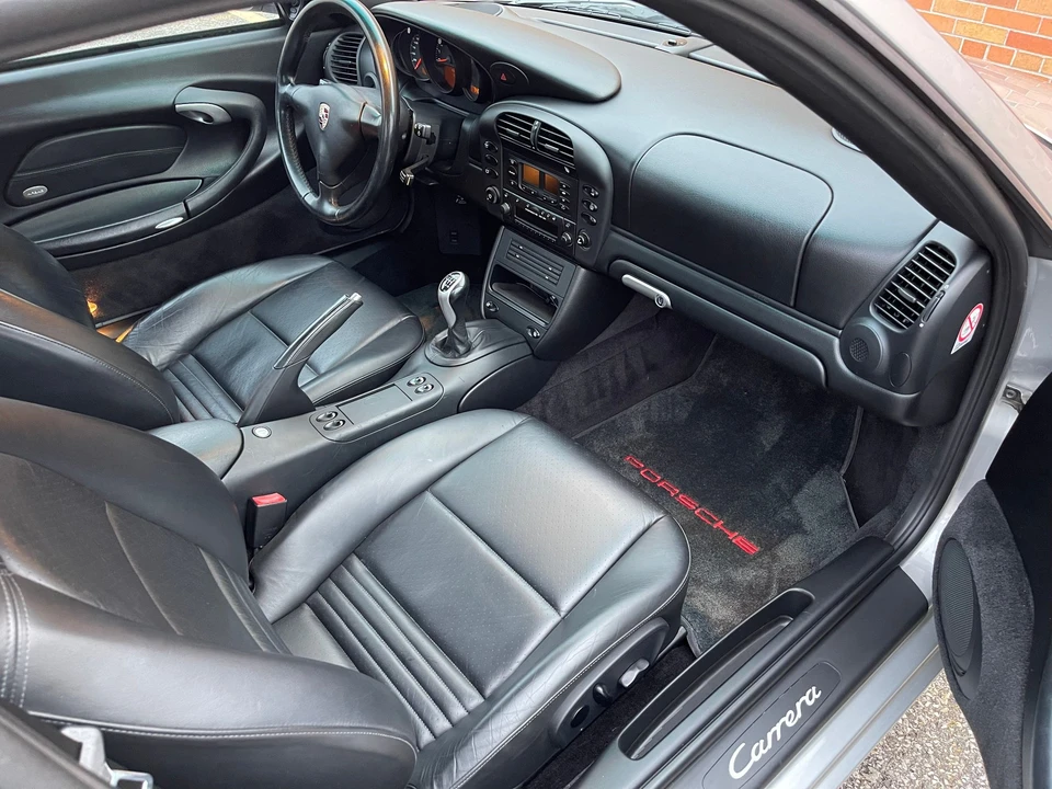 2002 Porsche 996 Carrera - Image 26 of 31