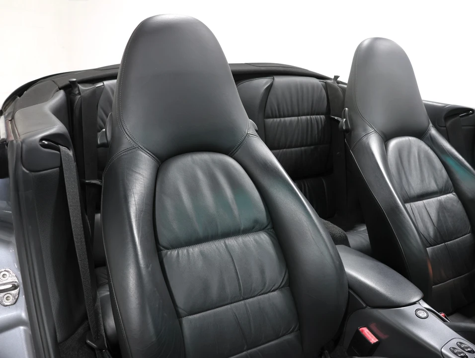 2002 Porsche 996 Carrera - Image 27 of 31