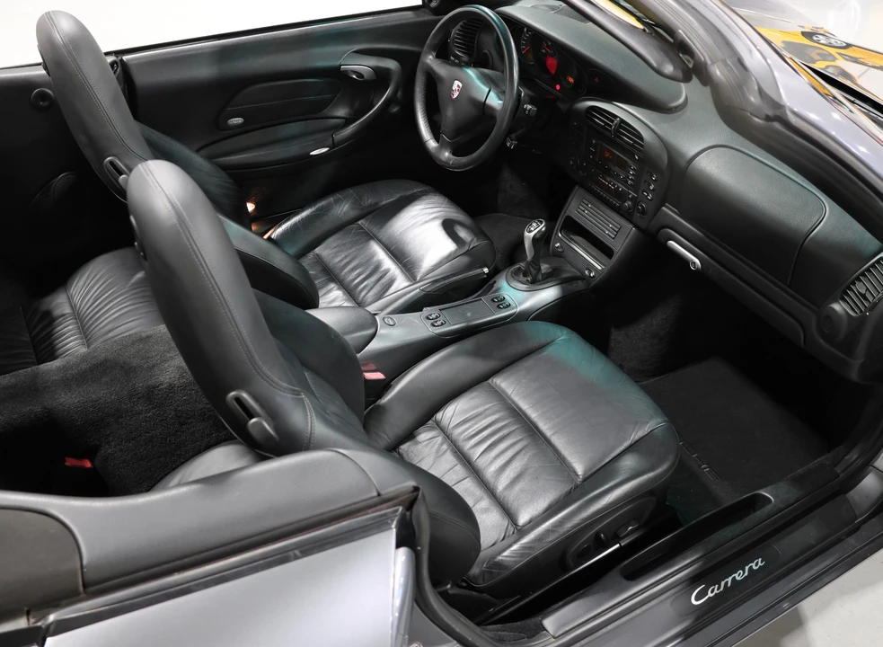 2002 Porsche 996 Carrera - Image 26 of 31