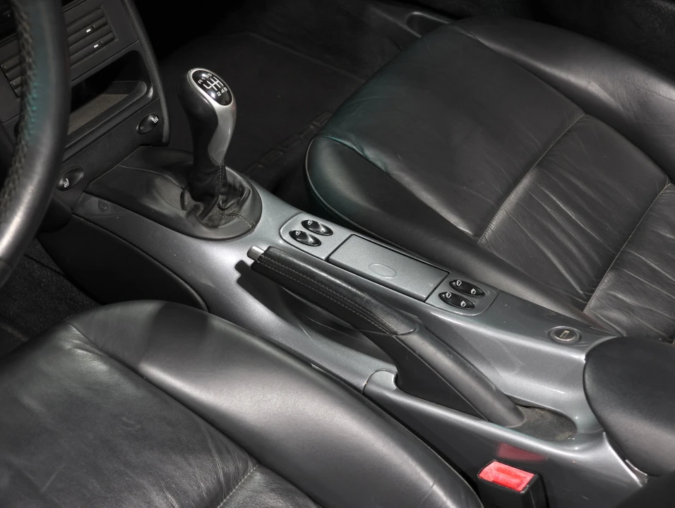 2002 Porsche 996 Carrera - Image 25 of 31