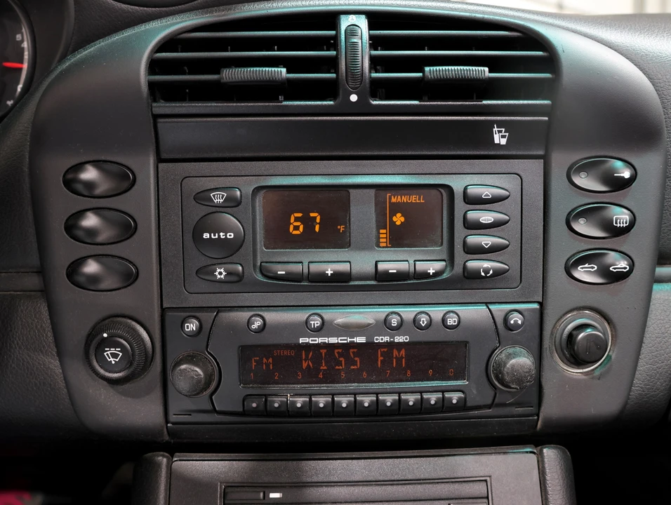 2002 Porsche 996 Carrera - Image 10 of 31