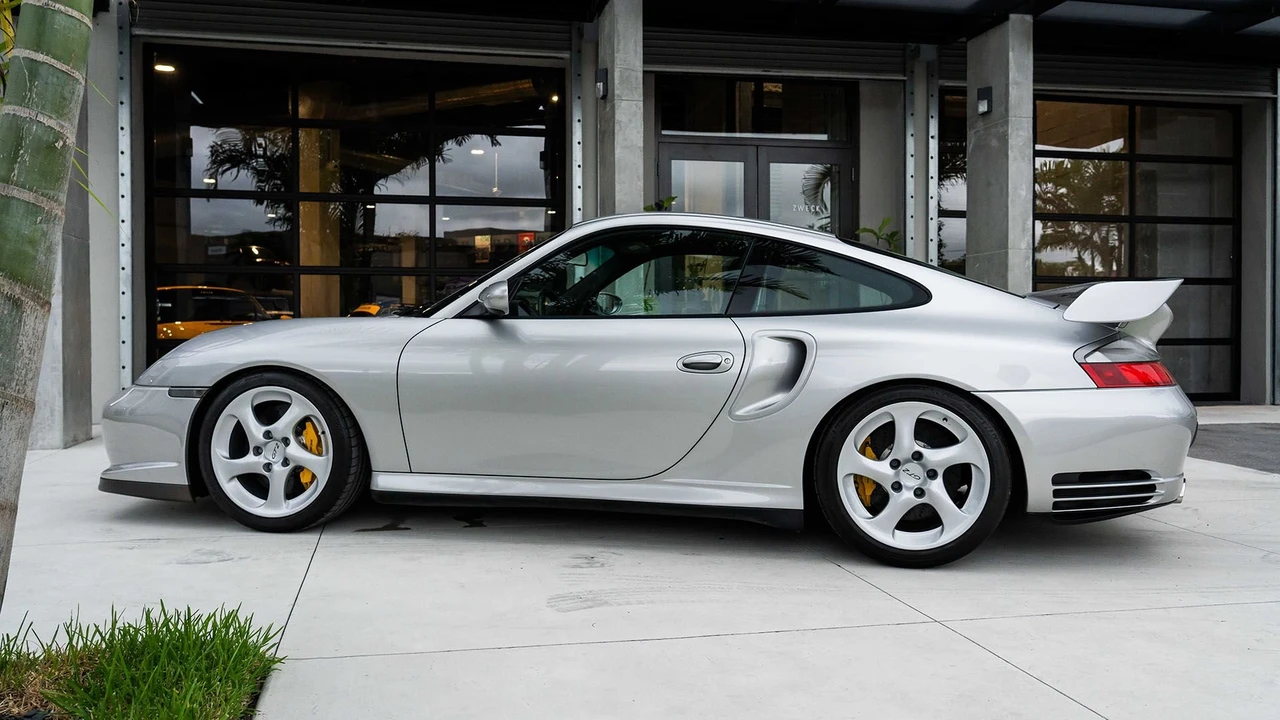 2002 Porsche 996 GT2 - Image 12 of 31