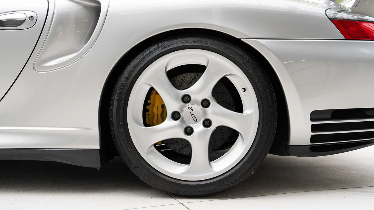 2002 Porsche 996 GT2 - Image 26 of 31