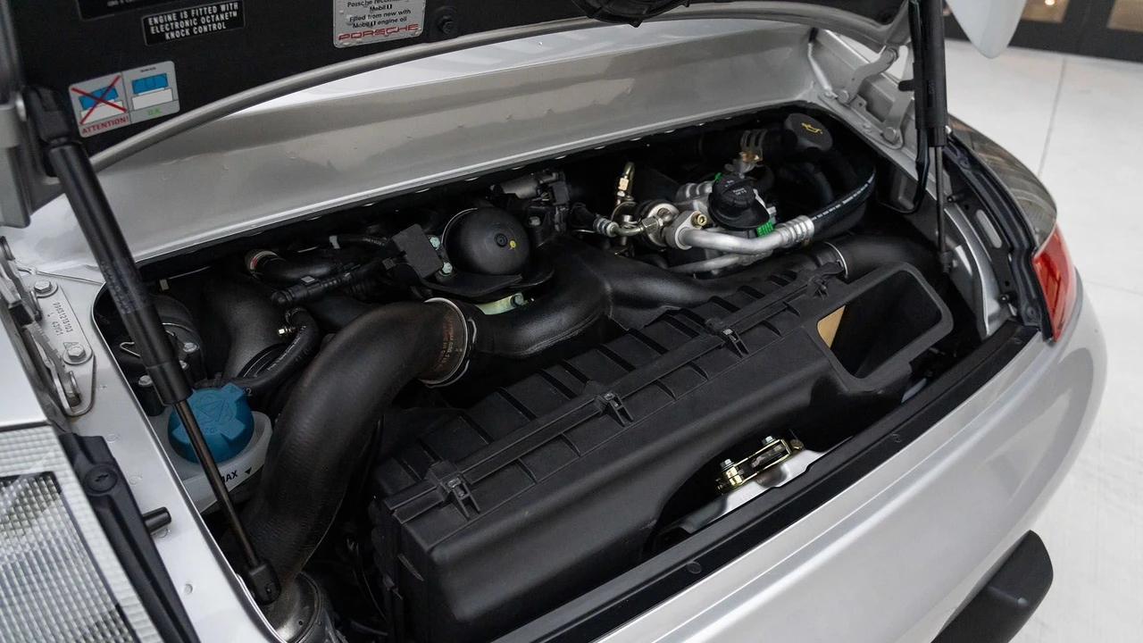 2002 Porsche 996 GT2 - Image 2 of 31
