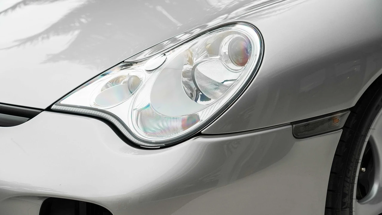 2002 Porsche 996 GT2 - Image 13 of 31