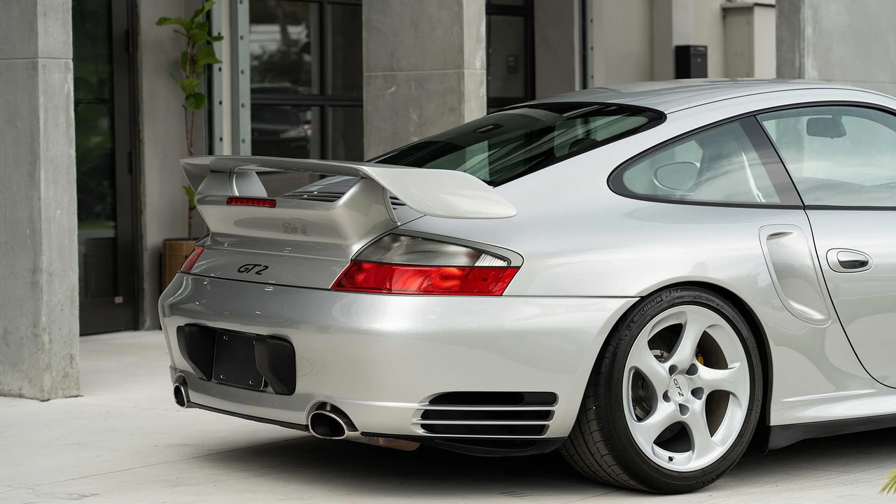 2002 Porsche 996 GT2 - Image 28 of 31
