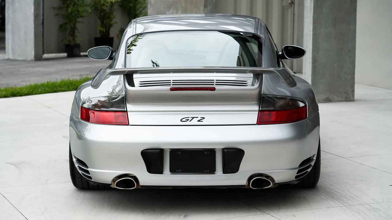 2002 Porsche 996 GT2 - Image 10 of 31