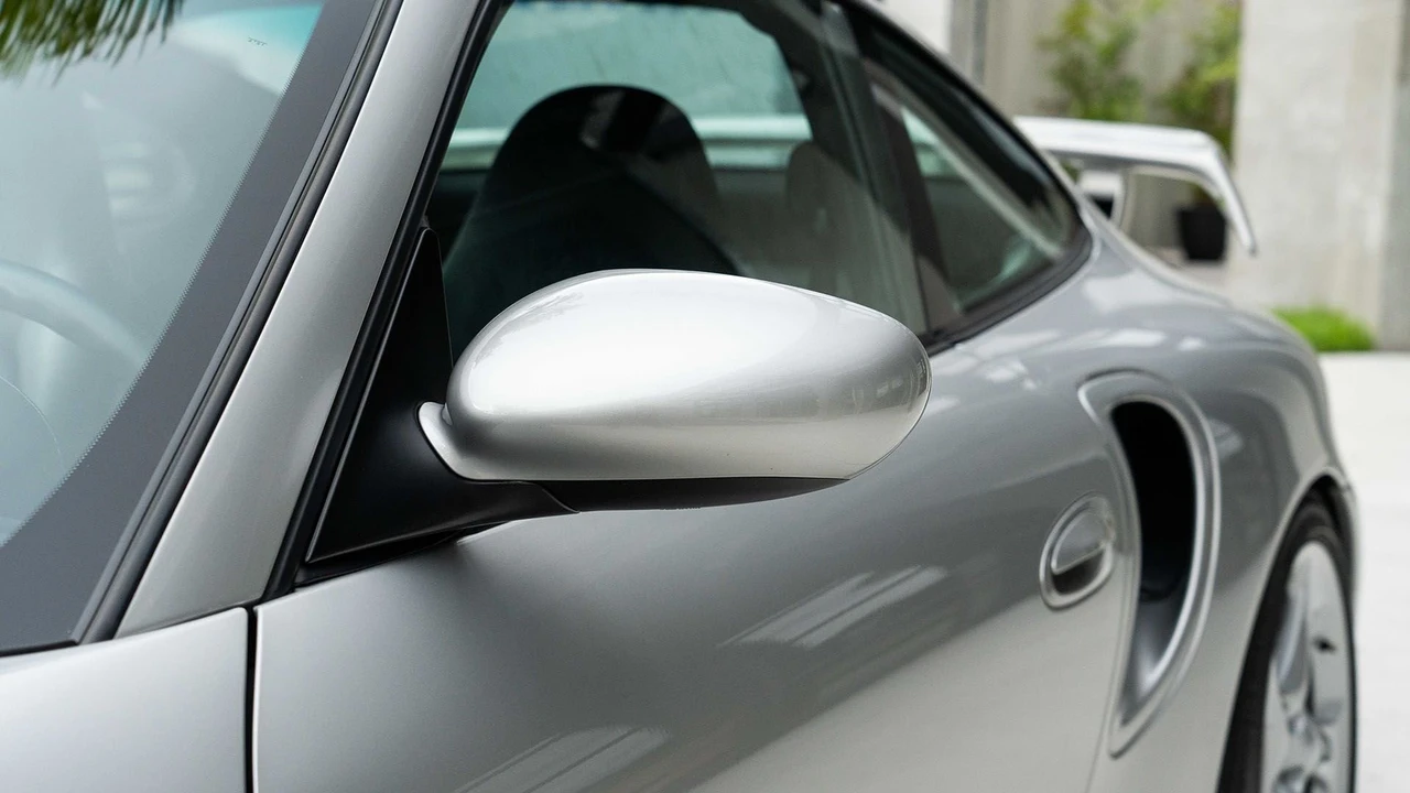 2002 Porsche 996 GT2 - Image 25 of 31