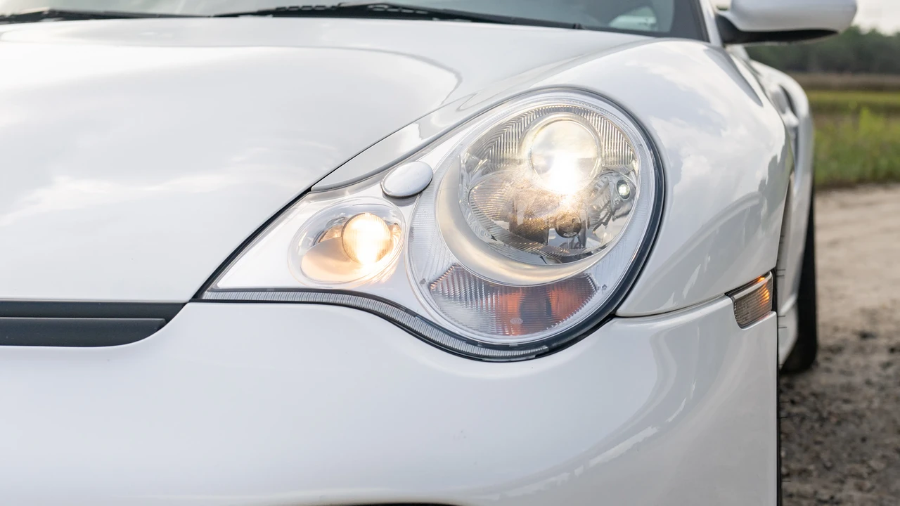 2002 Porsche 996 GT2 - Image 15 of 31