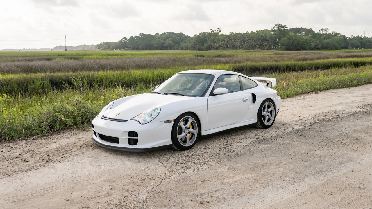 2002 Porsche 996 GT2 - Image 11 of 31