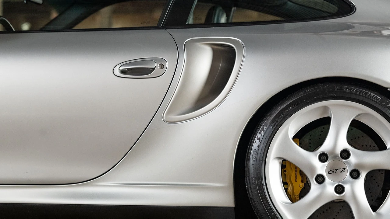 2002 Porsche 996 GT2 - Image 24 of 31