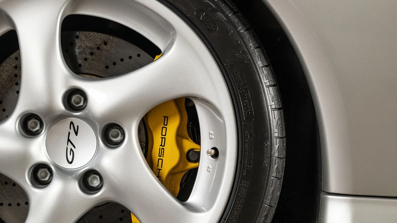 2002 Porsche 996 GT2 - Image 23 of 31