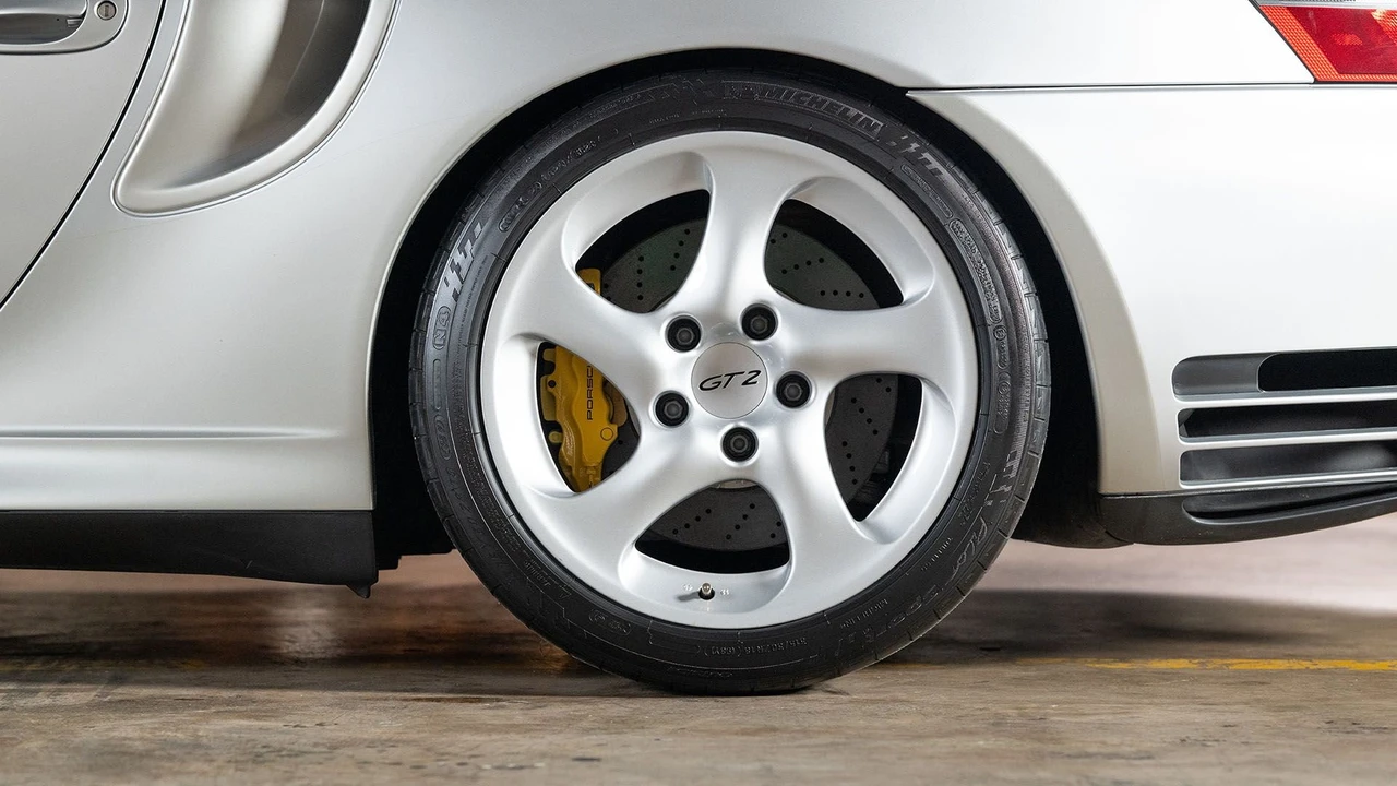 2002 Porsche 996 GT2 - Image 27 of 31