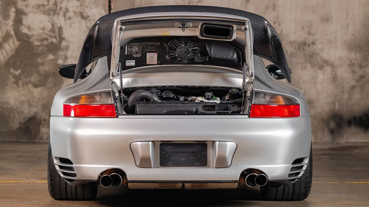 2002 Porsche 996 GT2 - Image 11 of 31