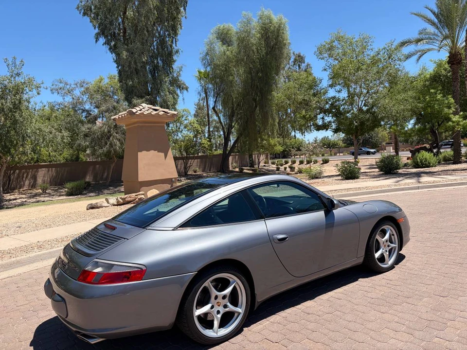 2002 Porsche 911 - Image 9 of 19