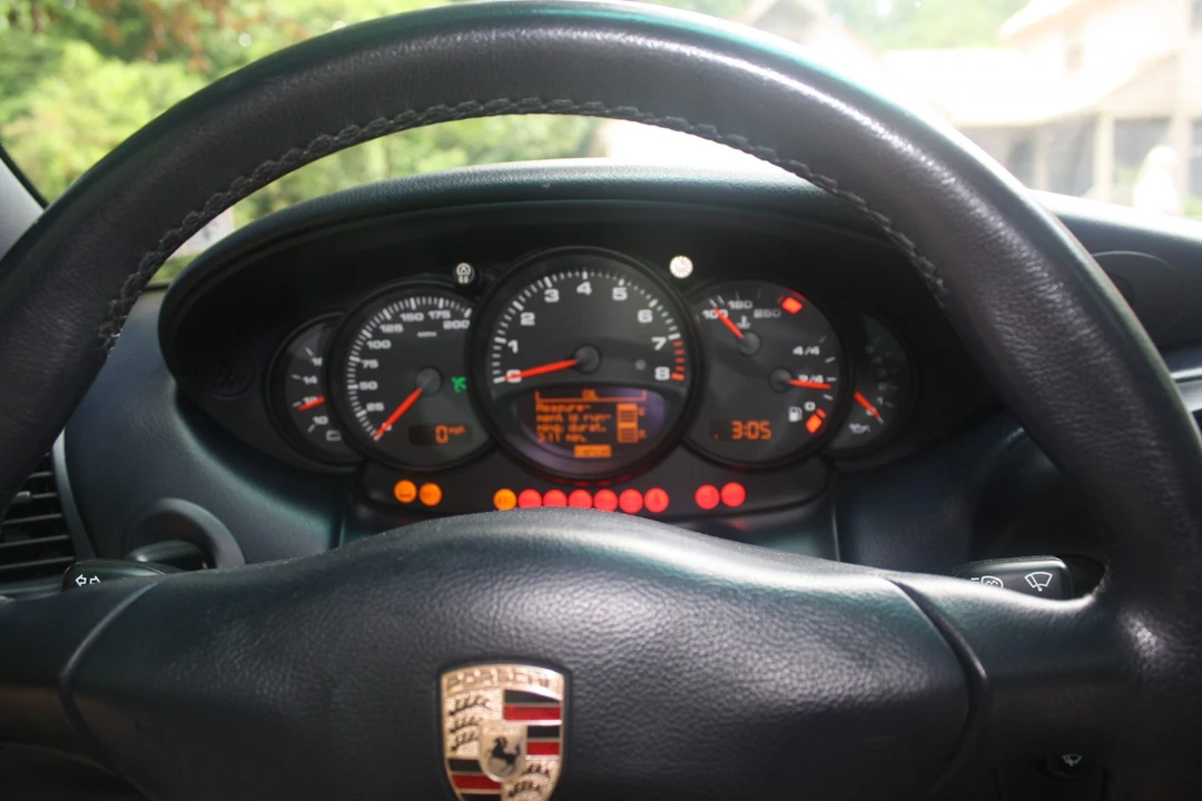 2002 Porsche 996 Carrera - Image 28 of 31