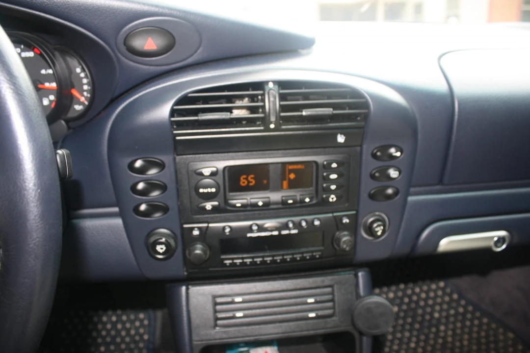 2002 Porsche 996 Carrera - Image 30 of 31