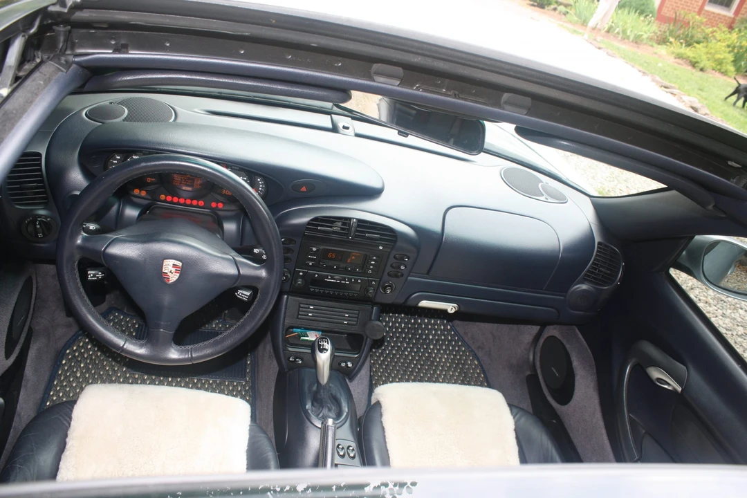 2002 Porsche 996 Carrera - Image 26 of 31