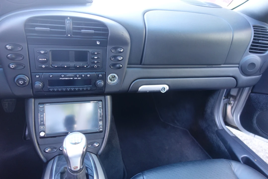 2002 Porsche 996 Carrera - Image 27 of 31