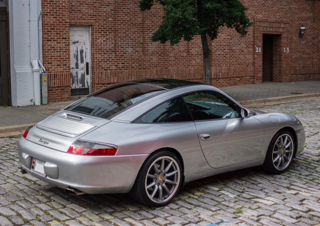 2002 Porsche 996 Carrera - Image 10 of 31