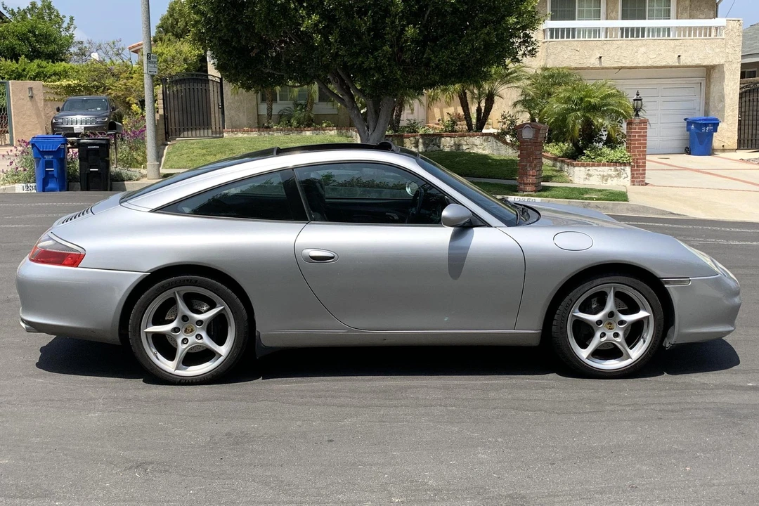 2002 Porsche 996 Carrera - Image 25 of 28