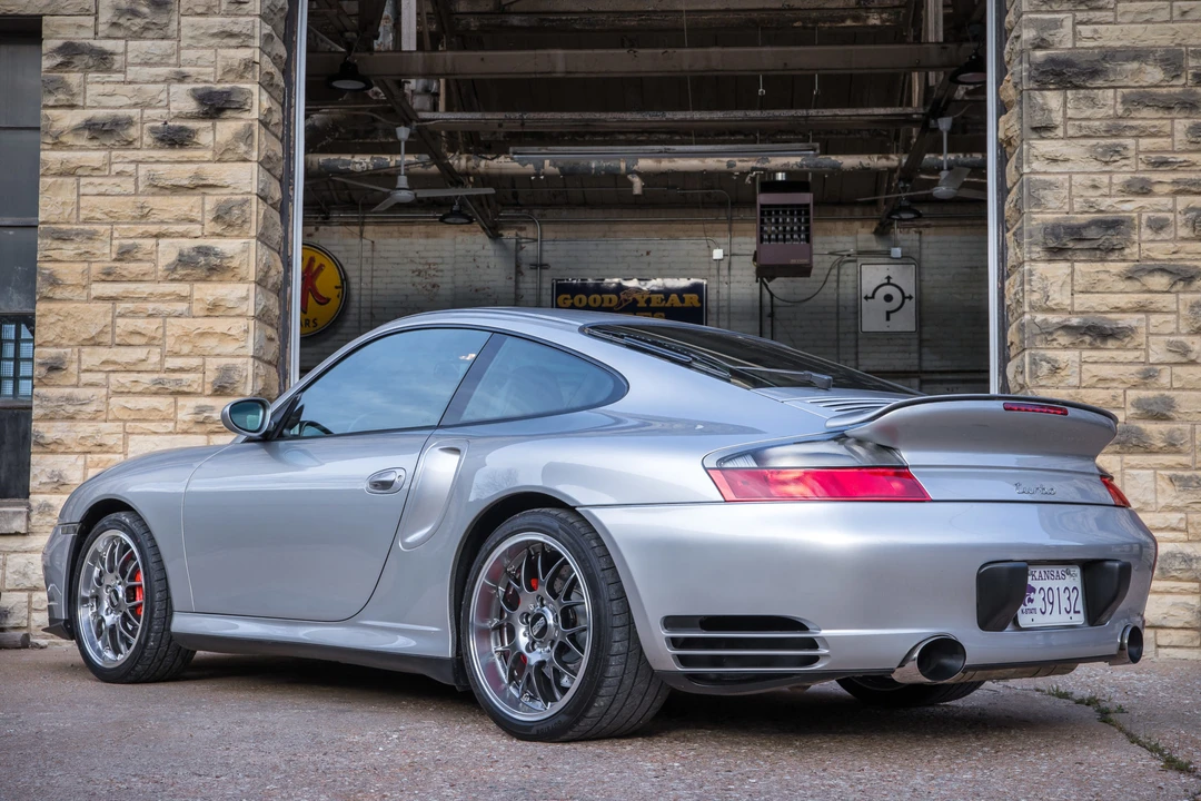 2002 Porsche 996 Turbo - Image 28 of 31